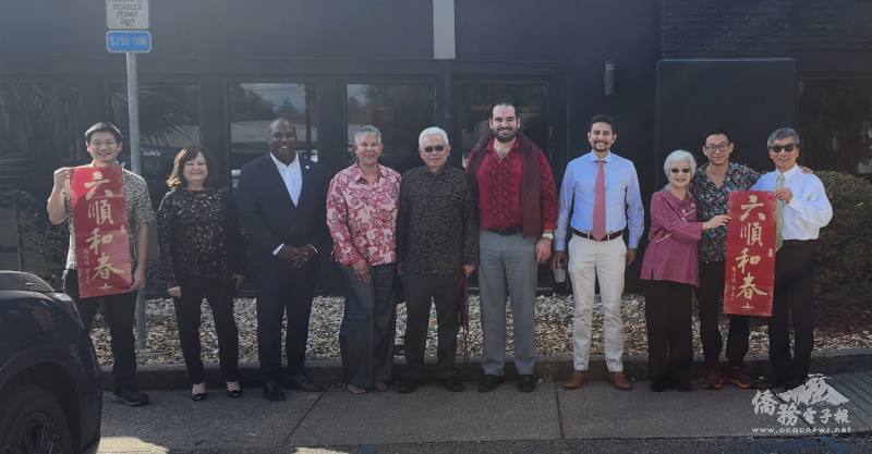 佛州州務卿辦公室與市長辦公室代表與臺美協會成員合影（啟瑞提供）