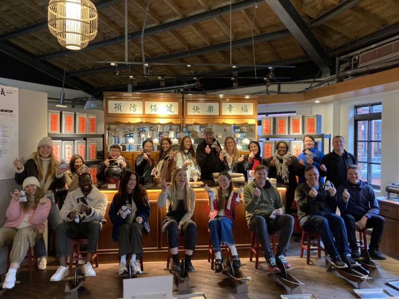 英國網紅團參與「神農踩百草」體驗活動