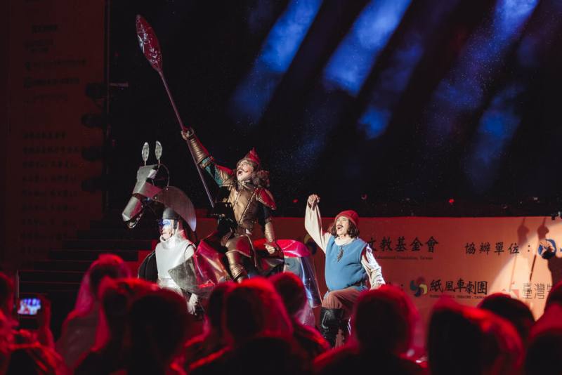 「紙風車368鄉鎮市區兒童藝術工程－永續啟航」將於21日晚間在嘉義市西區四維路、大同路交叉口草坪演出蛇年首場「台灣幻想曲」，歡迎大小朋友一起來欣賞。（嘉義市政府提供）