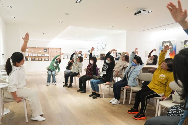 光田綜合醫院舉辦「子宮肌瘤是身心失衡 海扶治療與冥想練習」講座，探討最新的無創治療，強調透過冥想與身心調適，能改善女性整體健康。（光田綜合醫院提供）