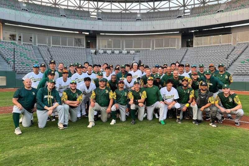 世界棒球經典賽資格賽即將開打，南非代表隊提前來台備戰，16日與台南市城市棒球隊在亞太成棒主球場進行測試賽。（台南市政府提供）