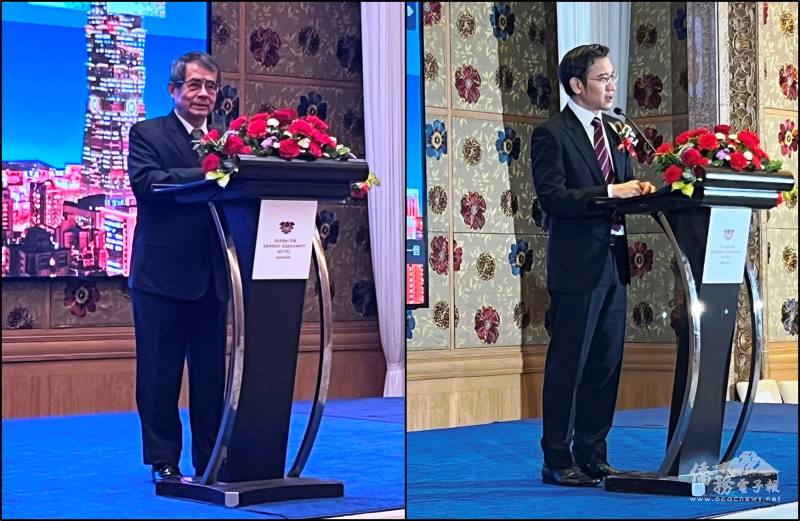 駐泰國代表處大使張俊福(左)、泰國數位經濟局官員(右)致詞