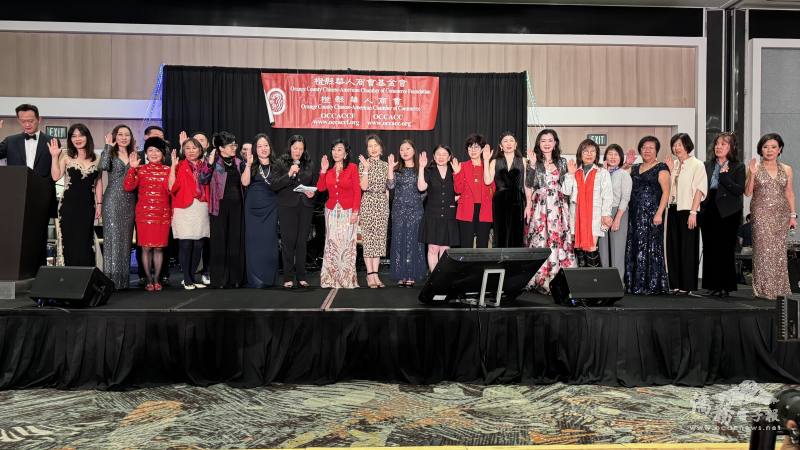 2025橙縣華人商會理事團隊宣誓就職