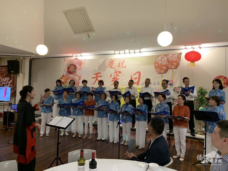 澳洲昆士蘭客家會合唱團合唱表演