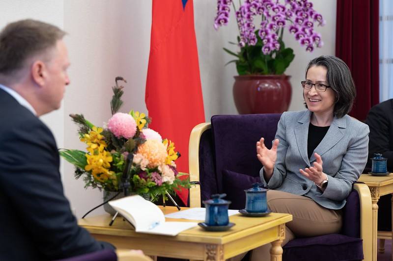 蕭美琴副總統17日下午接見美國前白宮副國安顧問博明（Matthew Pottinger）乙行