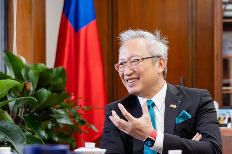 外交部政務次長吳志中強調，維護世界和平，就必須讓台灣成為世界的一部分，而非成為中國的一部分。