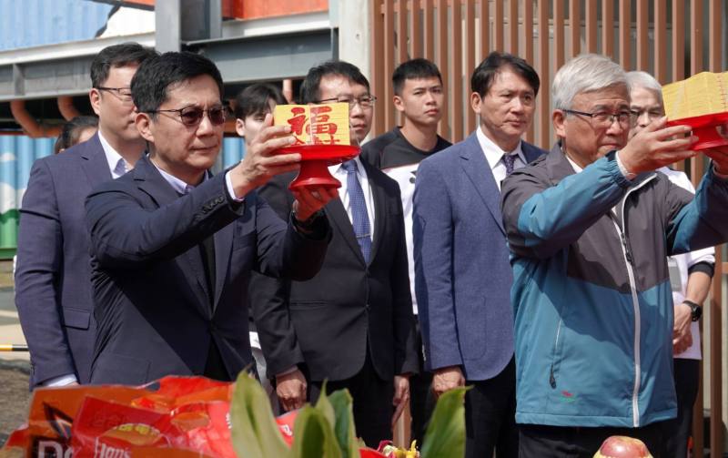 教育部張廖萬堅次長、內政部國土管理署游源順總工程司祈福動土大吉、施工順利