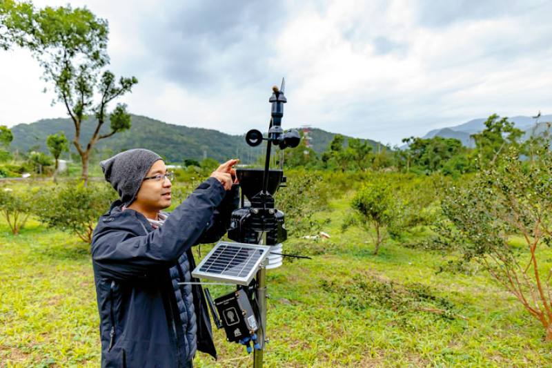 茶籽堂協助輔導契作農民，導入數位監測與精準灌溉系統