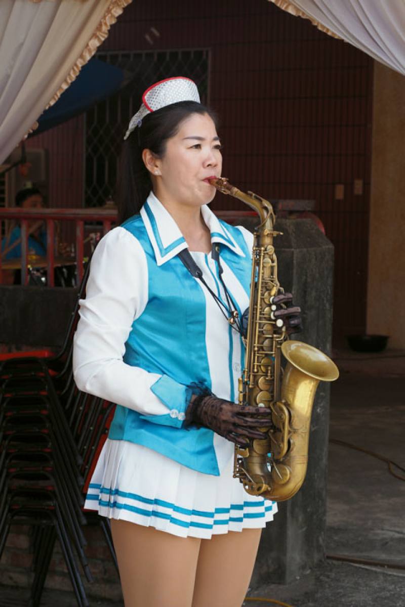 Xu Yaci has led the way in continually refining the Dazhong Women’s Band. She has not only increased the number of trained musicians but also designed uniforms for different kinds of gigs, to create a broader future for xiyuedui.