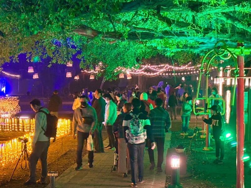 雲林北港燈會2025年以「粼光遶境」為主題，1月24日開展至今吸引超過520萬人次參觀。（雲林縣文觀處提供）