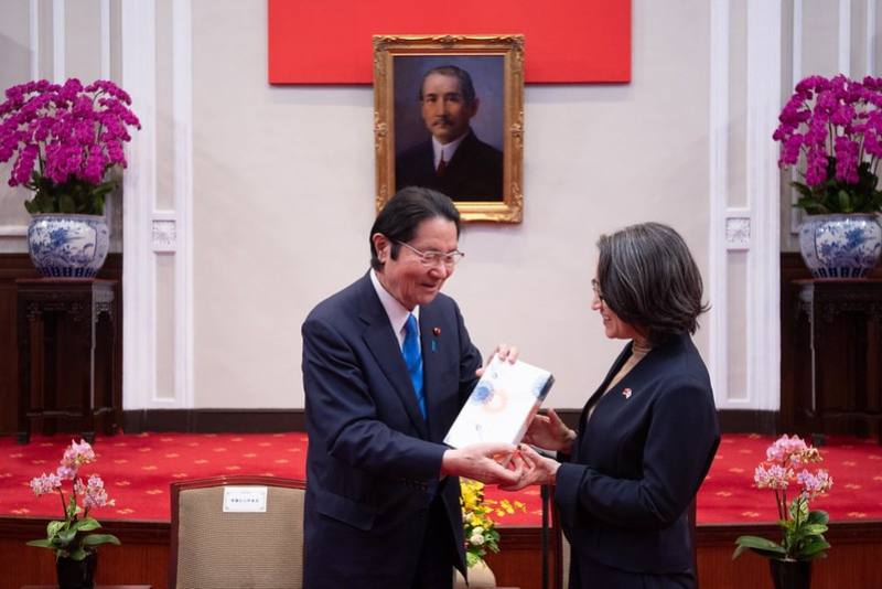 副總統接見「日本台灣親善協會」衛藤征士郎會長及大分縣議會自民黨團