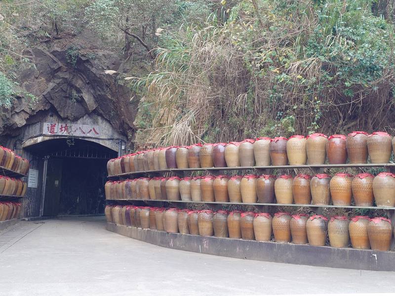 馬祖知名景點「八八坑道」因坑道口邊坡坍塌、內部地坪破損等原因，將從24日起封閉整修至3月底止，預計4月1日重新開放