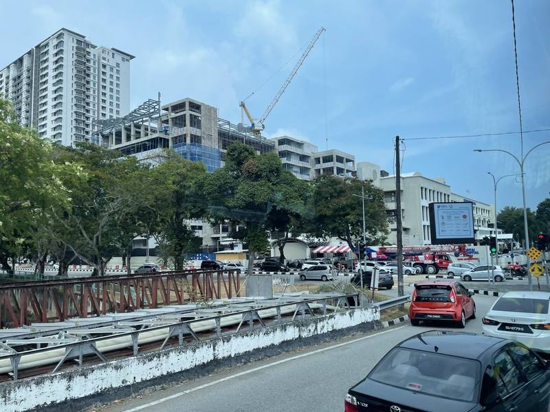 全球半導體大廠紛紛在馬來西亞檳城擴展產能，當地正大興土木迎接新商機