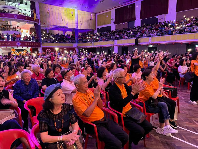 「豐台灣」晚會27日晚間在森美蘭州芙蓉中華中學完成馬來西亞巡演最後一站，逾2000名觀眾出席，反應熱烈。(陳億佩攝)