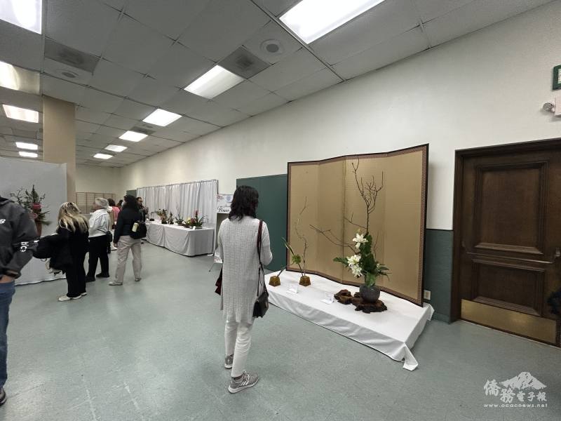 小原流花道展示現場，展現出自然與藝術的和諧之美