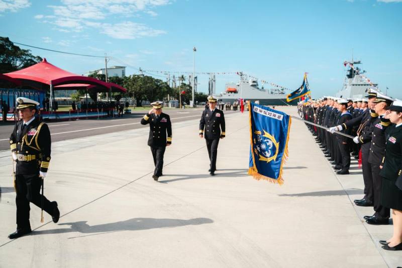 吳指揮官主持開訓典禮並校閱部隊