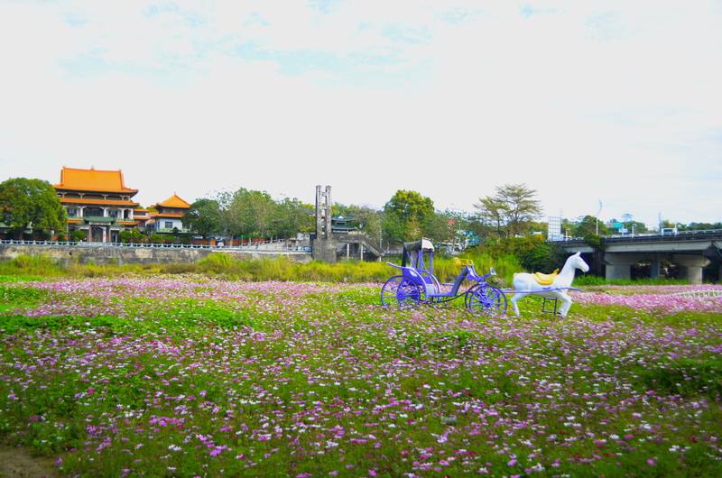 嘉義縣中埔鄉公所將於8日、9日在忠義橋八掌溪畔舉辦「春嬉風鈴賞花音樂會」，邀民眾到場同樂。