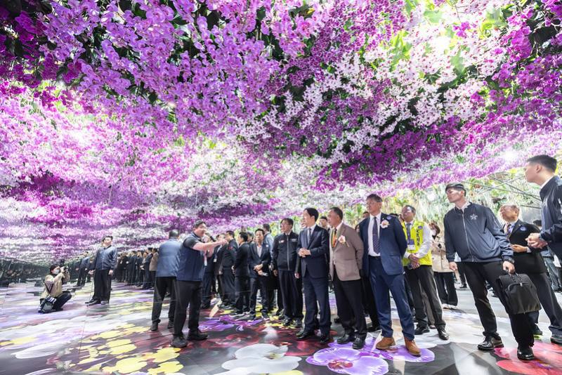 賴清德總統7日上午前往臺南出席「2025 亞太蘭花會議暨臺灣國際蘭展」