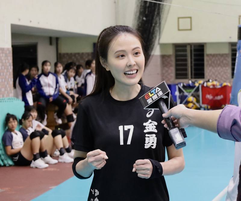 節目主持人兼演員張晏塵邀集球友報名世壯運排球賽事，對重拾排球運動及維持運動健身感到興奮