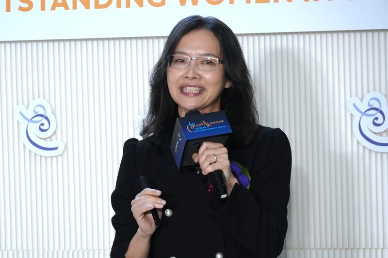 清華大學天文所副教授楊湘怡（圖）擅長研究黑洞物理與星系的演化，8日獲得「2025年台灣傑出女科學家獎」的「新秀獎」