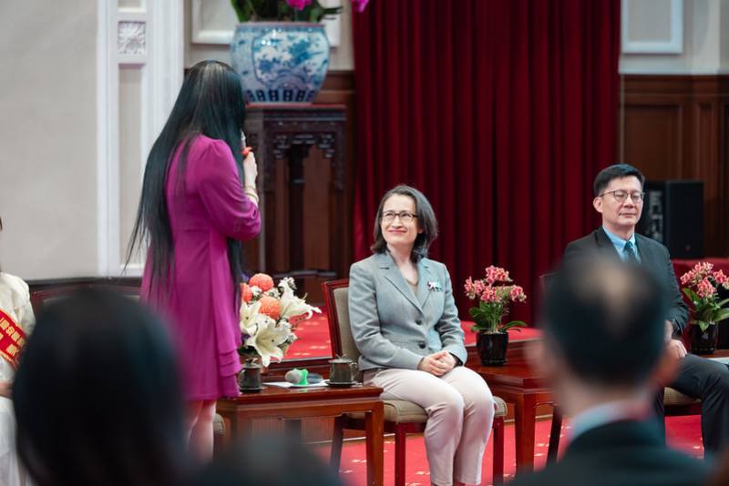 蕭美琴副總統11日上午接見「第32屆幼鐸獎」得獎人及「中華幼兒教育策進會」成員