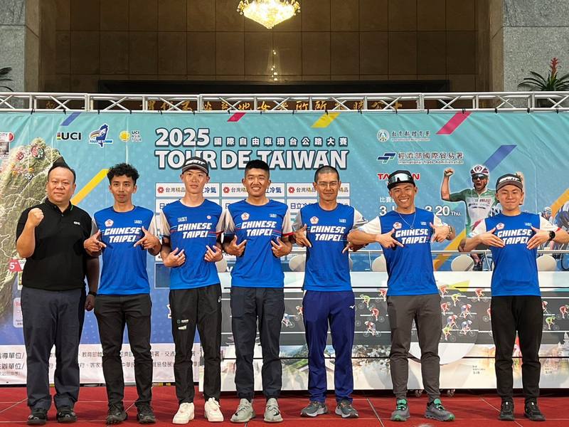 2025國際自由車環台公路大賽16日將登場，台灣隊由首次擔任教練的盧紹軒（左2）領軍，帶領年輕好手出擊
