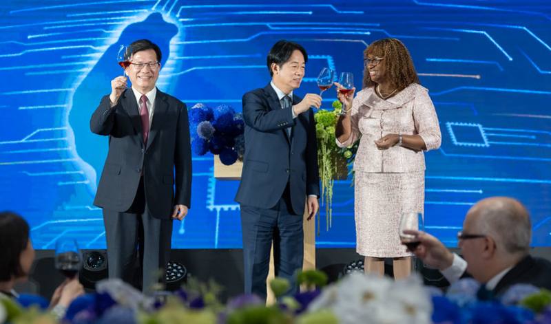 President Lai Ching-te attends the Ministry of Foreign Affairs 2025 Spring Banquet for foreign ambassadors and representatives stationed in Taiwan.