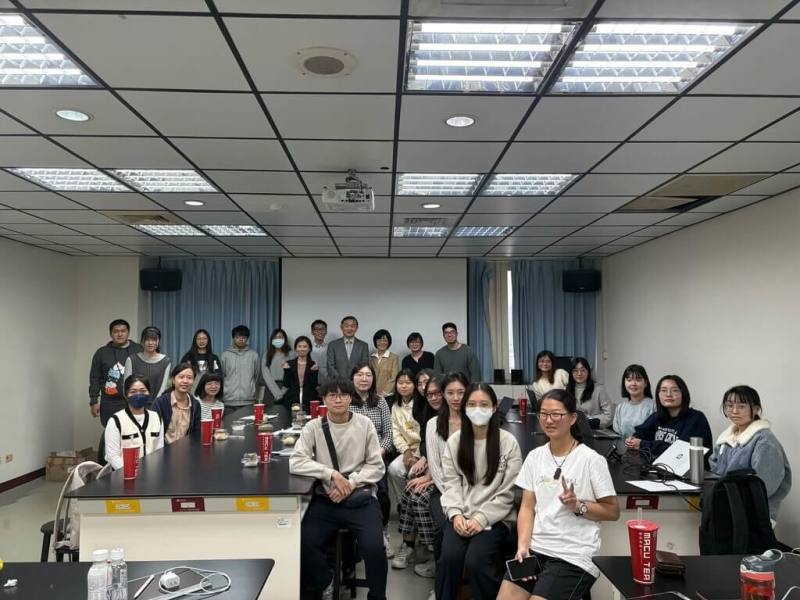 高雄醫學大學17日表示，全球最大藥物經濟研究學會（ISPOR）近日批准台灣成立首支學生分會，由高雄醫學大學成功申請設立。（高雄醫學大學提供）