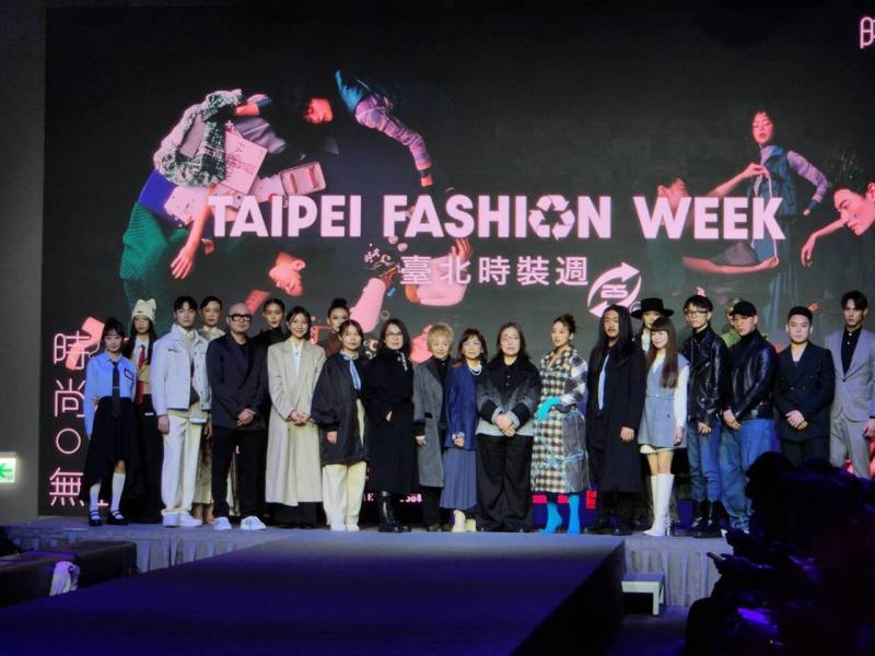 文化部18日舉行台北時裝週AW25展前記者會，邀請設計師帶來結合數位與環保概念的開幕秀，宣告這場跨越時尚與文化的年度盛會將於3月27日揭幕。(江昭倫 攝)