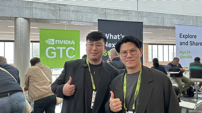 台灣AI新創公司創辦人高聖翔（左）和謝賀祥首度參加輝達GTC大會，受訪表示期待能與國際團隊交流