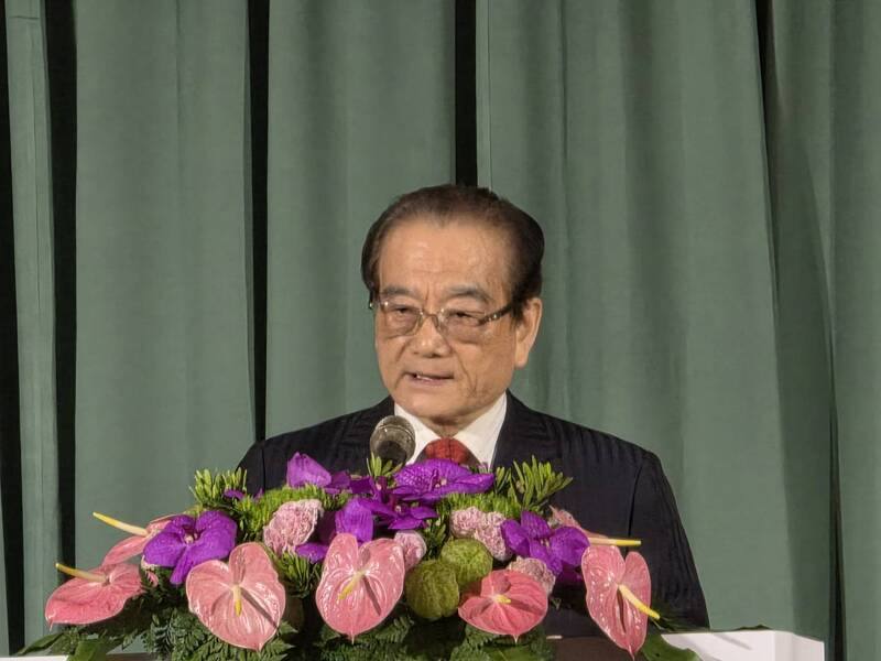 台灣高鐵公司與日立東芝聯盟（HTSC）17日在台北圓山大飯店舉辦「台灣高鐵新世代列車採購案增補協議」簽約典禮，台灣高鐵公司董事長鄭光遠表示，增補契約的簽訂，象徵台灣高鐵新世代列車細部設計已大致底定，將邁入生產製造的下一個里程碑