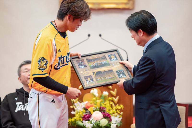 總統接見「2024年中華職棒總冠軍中信兄弟球隊」