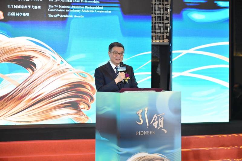 行政院長卓榮泰於「第28屆國家講座主持人、第7屆國家產學大師獎暨第68屆學術獎頒奬典禮」致詞