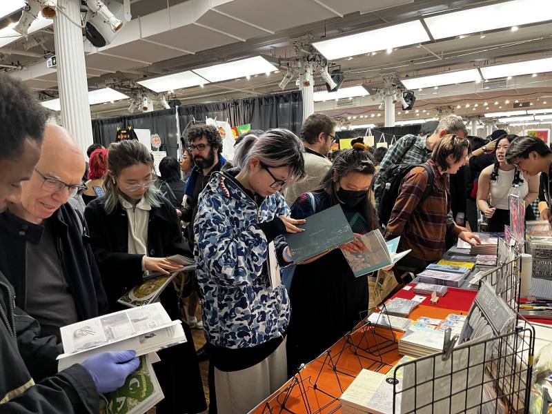 紐約漫畫卡通博物館藝術節的臺灣展位吸引大批美國觀眾參觀（駐紐約臺北文化中心提供）