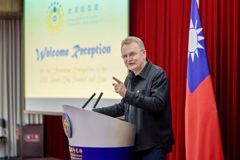 烏克蘭利沃夫（Lviv）市長薩多維（Andriy Sadovyy）致詞感謝台灣援助烏克蘭並強調患難見真情