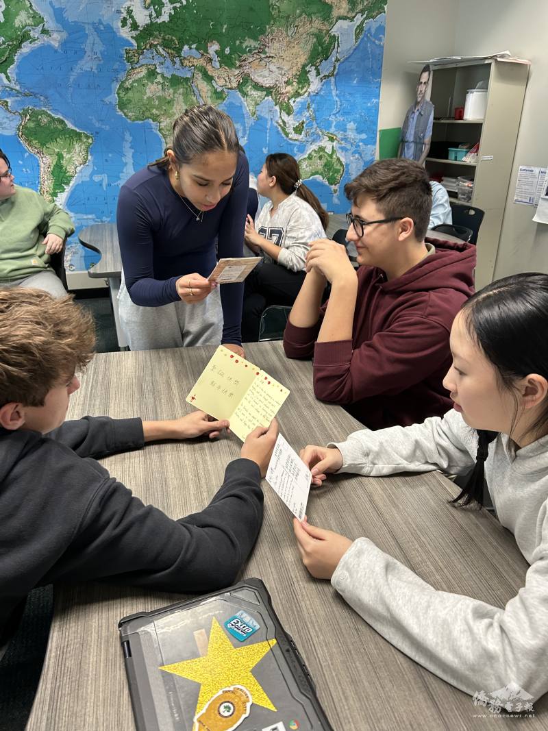 Ravenscroft School與竹南高中媒合，並在課堂上閱讀臺灣寄送的卡片