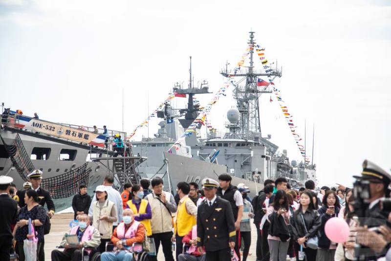 海軍114年敦睦遠航訓練支隊航抵花蓮港