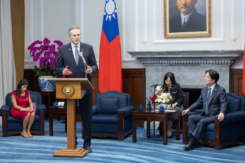 總統接見美國阿拉斯加州州長鄧利維