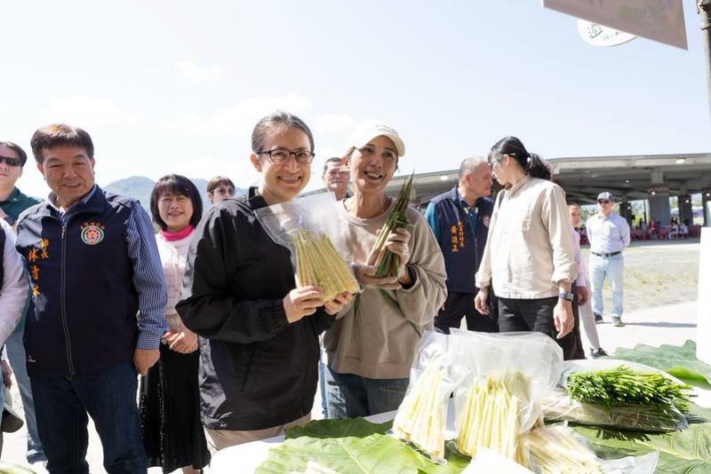 蕭美琴副總統23日上午前往花蓮光復鄉出席「2025慢遊箭筍趣」活動