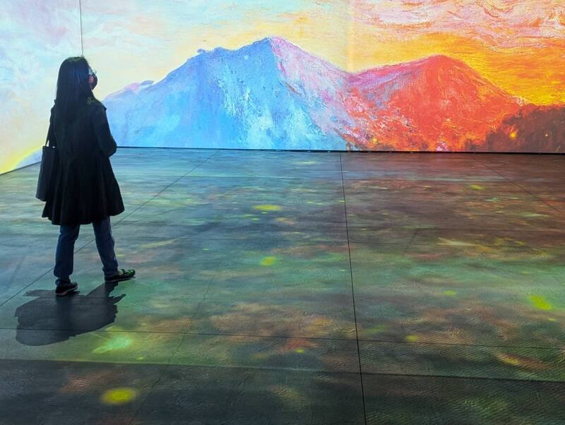 南美館策劃「福爾摩沙時代－台灣近現代美術的知識啟蒙」展覽25日開幕，展中另闢沉浸式影像展區，將許多台灣藝術前輩的經典作品，轉化為環場影像