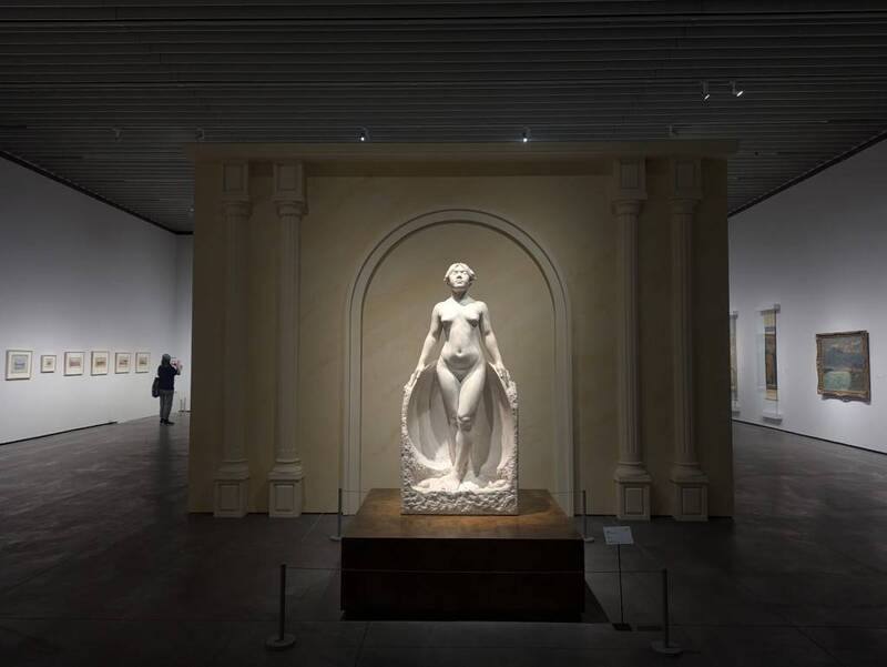 為迎接台南國家美術館籌備處掛牌，南美館策劃「福爾摩沙時代－台灣近現代美術的知識啟蒙」展覽25日開幕，步入展場，首先映入眼簾的就是雕塑家黃土水作品「甘露水」