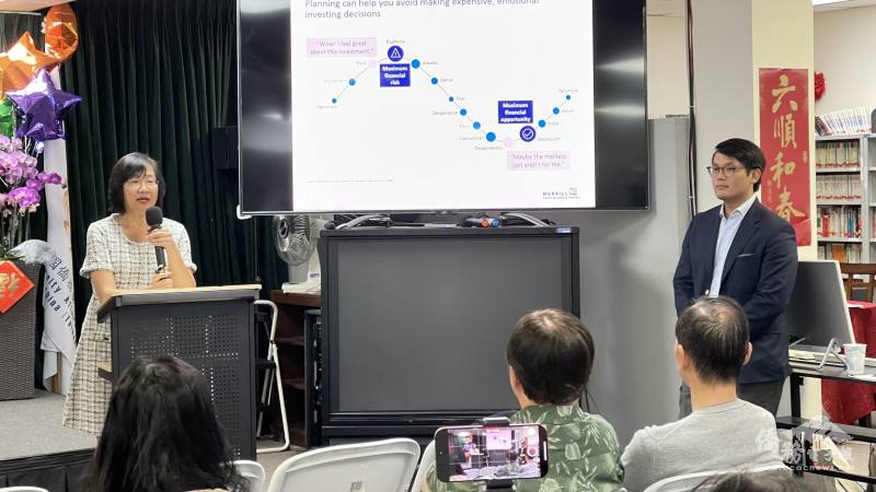 資深理財顧問林春蕙（左）與兒子Alex Chen從多元視角提供理財策略