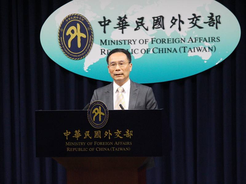 針對國人受困詐騙園區，外交部亞太司司長藍夏禮表示，外交部與相關駐外館處每天都盡力在做