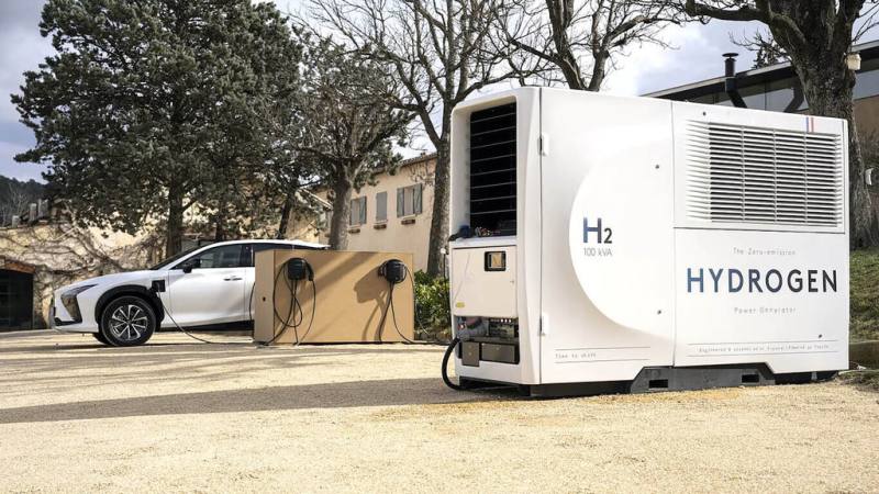 台灣廠商積極布局氫能源交通載具解決方案，實力浮出檯面，圖為宏佳騰旗下子公司威杰能源開發的氫能發電機。（威杰能源提供）