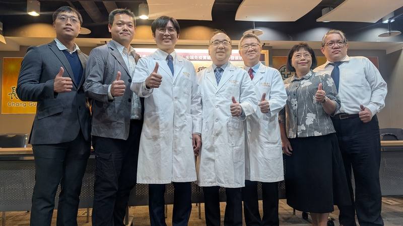 長庚醫院研究發現，剝奪免疫細胞特定養分「天門冬醯胺」能讓免疫細胞更強大，搭配免疫療法能提升癌症治療效果，甚至讓鼻咽癌患者腫瘤消失。研究團隊26日召開記者會說明研究成果