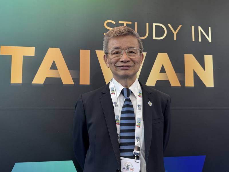 財團法人高等教育國際合作基金會董事長吳正己（圖）認為，印度學生到台灣完成學業後，可以選擇留在台灣貢獻所學，若選擇回印度，也能為台灣企業開疆闢土，幫助台灣提升國際影響力