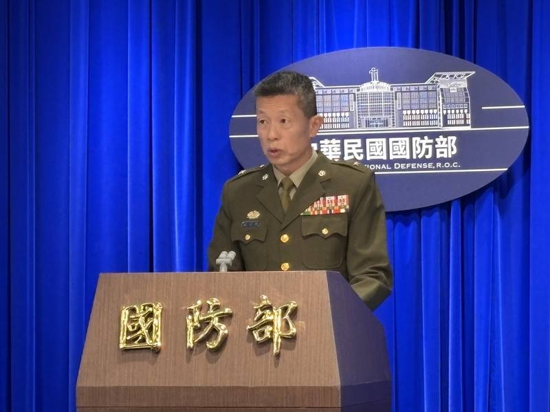 國防部26日舉行例行記者會，資源司人力資源處長成家麒說明一年期義務役執行情形