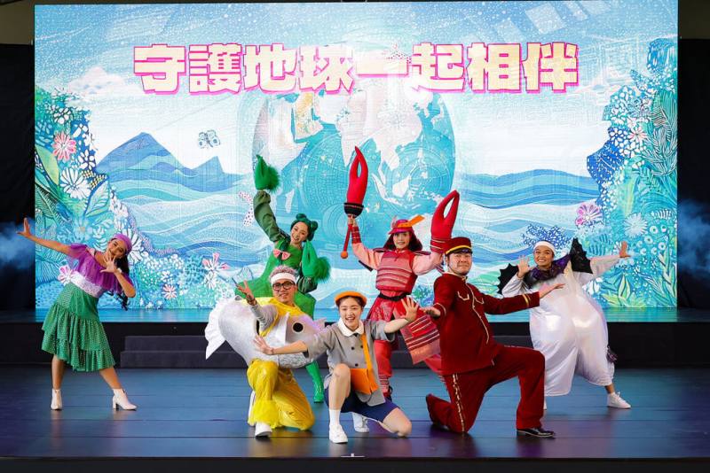 2025宜蘭綠色博覽會將在蘇澳武荖坑風景區登場，縣府25日在園區推出綠博今年度定目劇「夢幻島旅行團－復育列車奇蹟號」，邀請遊客們屆時共襄盛舉。（宜蘭縣政府提供）
