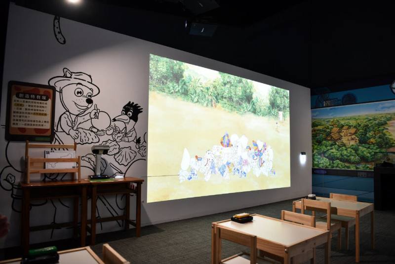 文化部文化資產局主辦「發現第一人巡迴展」，最後一站27日在南科考古館正式開幕，展區內除靜態展出外，也有互動展示裝置，帶給民眾更多元的觀展體驗。（南科考古館提供）