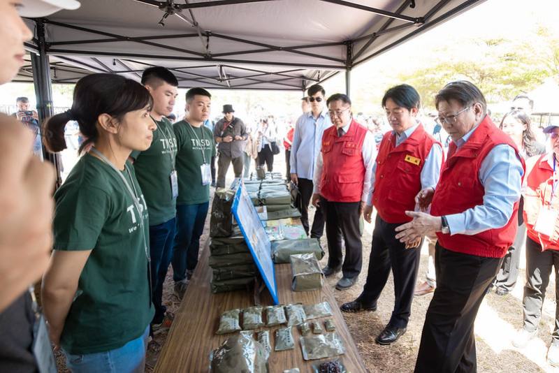 總統視察「2025全社會防衛韌性委員會實地演練：擴充急救醫療場所」